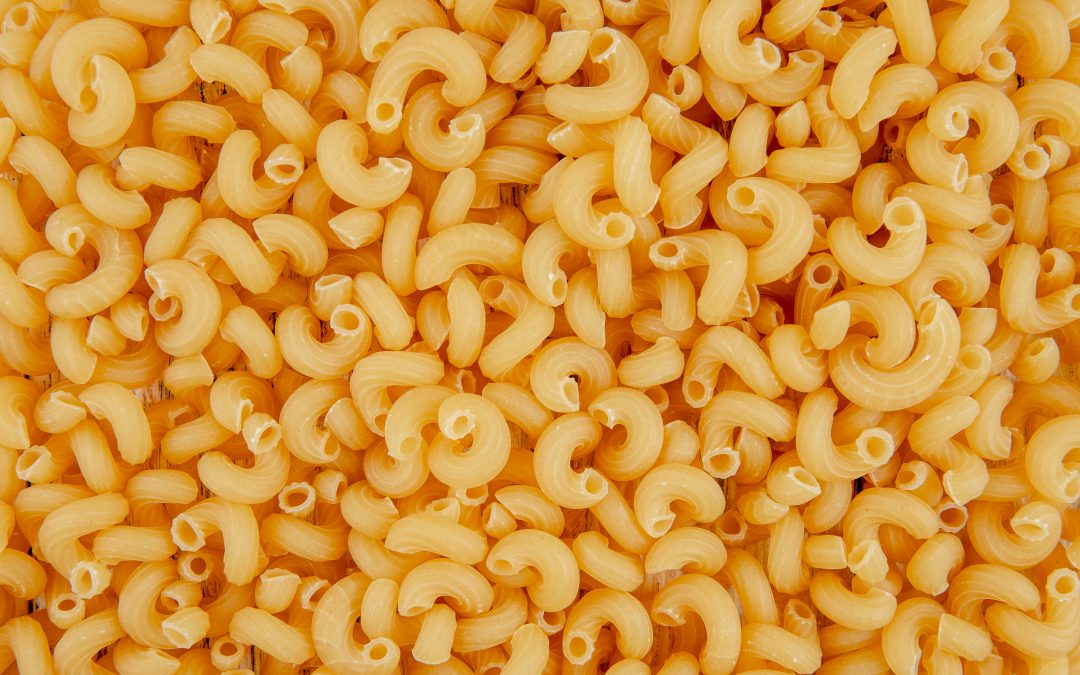 Liha-makaronilaatikko makaroneja keittämättä